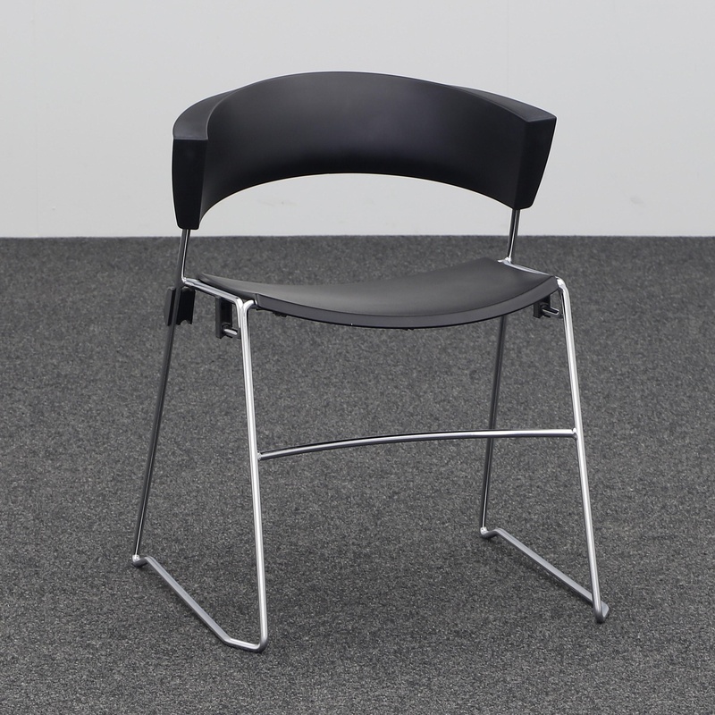 Image of Skid-base chairs Giroflex 12 Black without armrests, Normal used - Robust & stylish