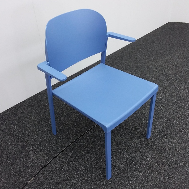 Image of 4-leg chairs IBEBI Recycled Bio Blue with fixed armrests, Very good - Perfect for office and reception