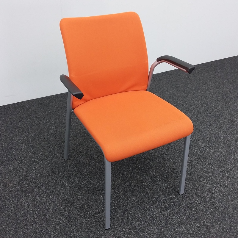 Image of 4-leg chairs Steelcase Eastside Orange with fixed armrests, Normal used - Perfect for office and reception