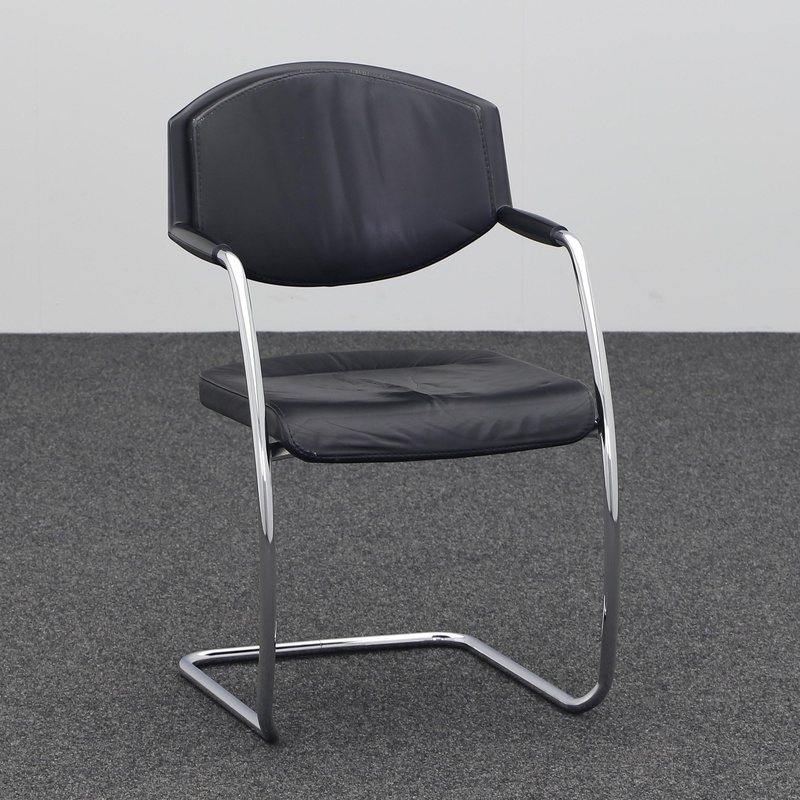 Image of Cantilever Giroflex 16 Black with ring armrests, Free swinging, Normal used - Perfect for visitors and guests