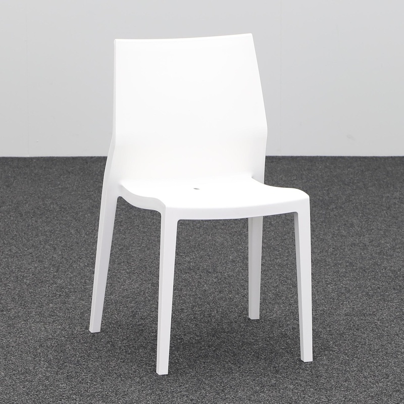 Image of 4-leg chairs IBEBI Hoth White without armrests, New - Perfect for office and reception