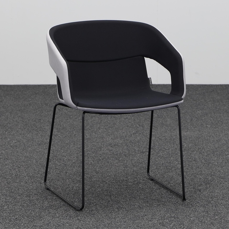 Image of Skid-base chairs Narbutas Twist&Sit Black with fixed armrests, New - Comfortable seating