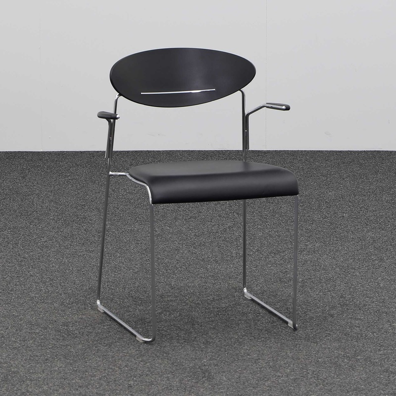 Image of Skid-base chairs Black with fixed armrests, Normal used - Perfect for office and reception