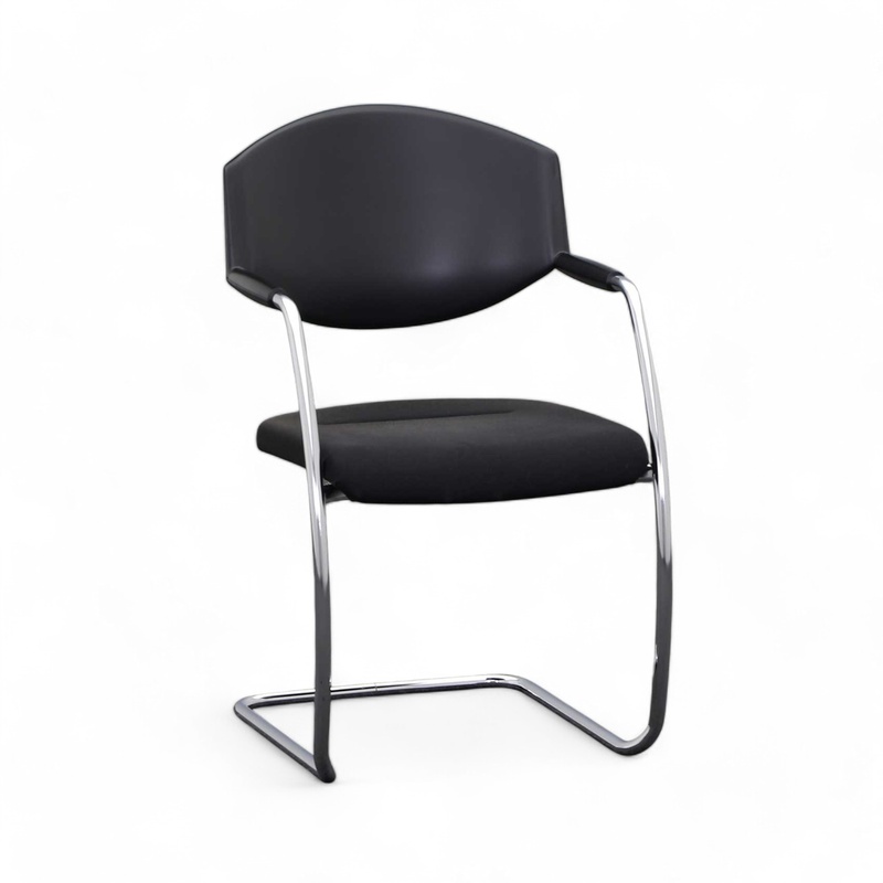 Image of Giroflex 16 conference chair Black with fixed armrests, Free swinging, Good - Perfect for visitors and guests