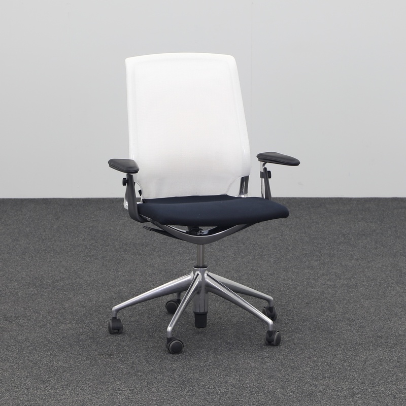 Image of Office swivel chair Vitra Meda Chair with 1D armrests, Black, Good, Ergonomic chair - ideal for flexible working