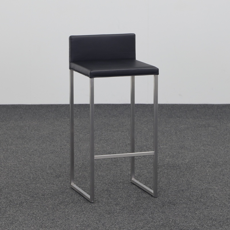 Image of Girsberger Misura Alto bar stool, Black without armrests, Good, Counter stool - Practical & comfortable