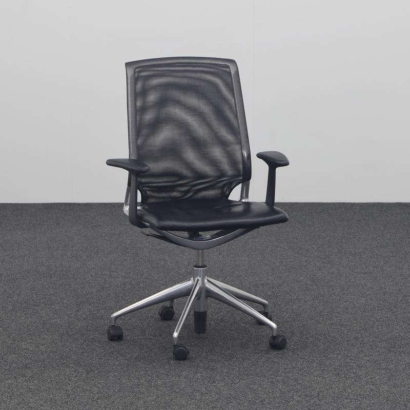 Image of Office swivel chair Vitra Meda Chair with fixed armrests, Black, Normal used, Ergonomic chair - ideal for flexible working