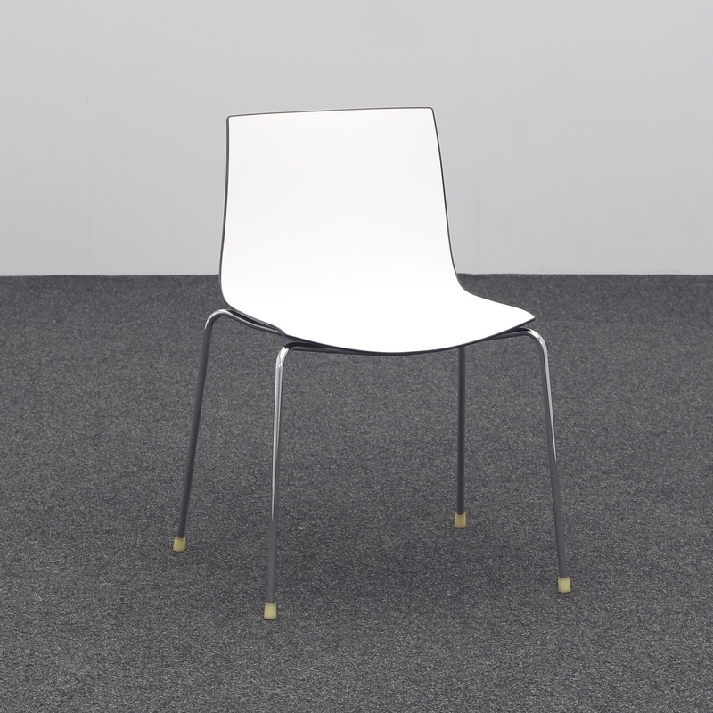 Image of Bistro stacking chairs Arper Catifa 46 Brown without armrests, Normal used - Perfect for comfortable sitting