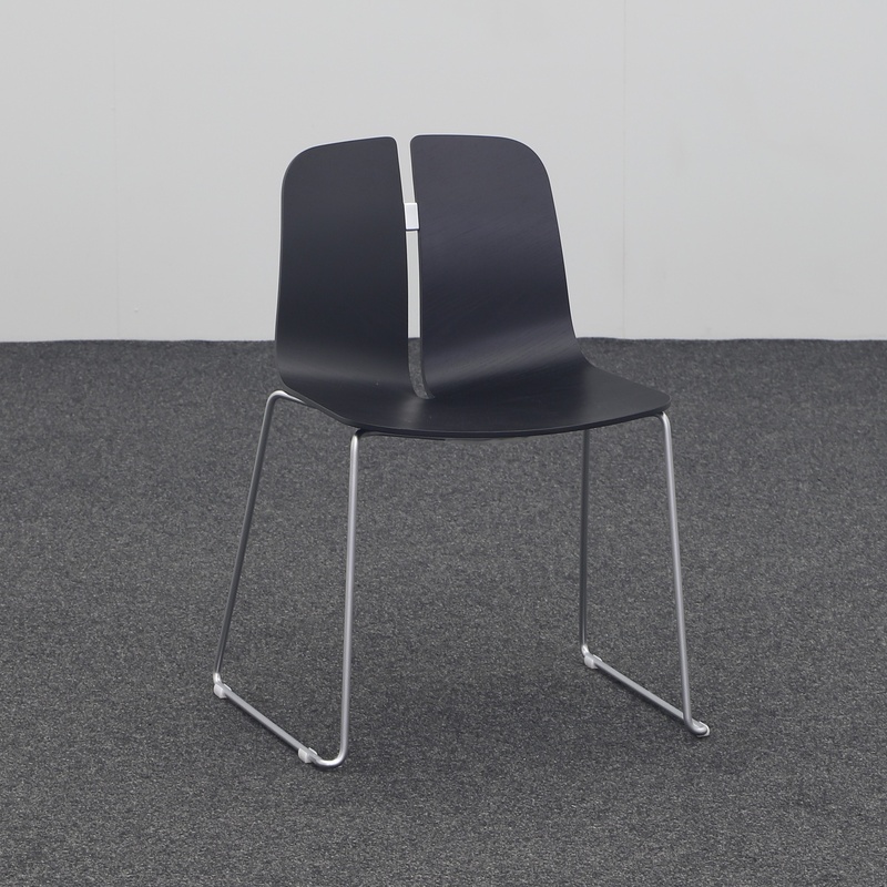 Image of Skid-base chairs Black without armrests, Normal used - Comfortable seating
