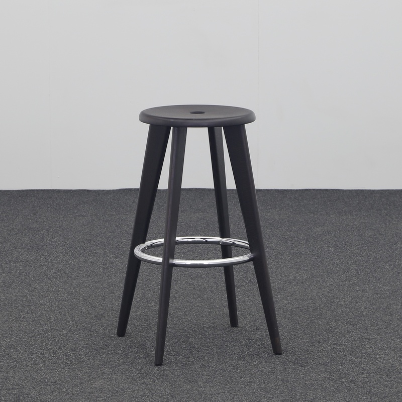 Image of Bar stool Tabouret Haut from Vitra, Dark oak without armrests, Good, Counter stool - Practical & comfortable