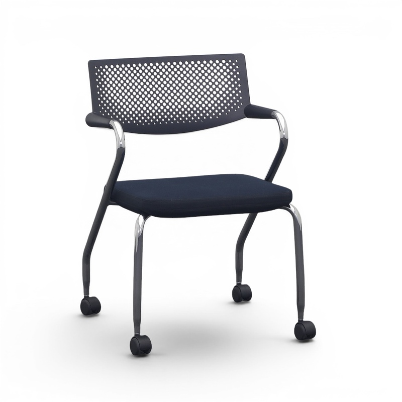 Image of 4-leg chair Vitra Visaroll Black/Chrome-plated with fixed armrests, Good - Perfect for office and reception