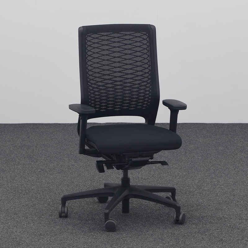 Image of Klöber Mera Mer88 swivel chair with 3D armrests, Black/Black, Normal used, Ergonomic chair - ideal for flexible working
