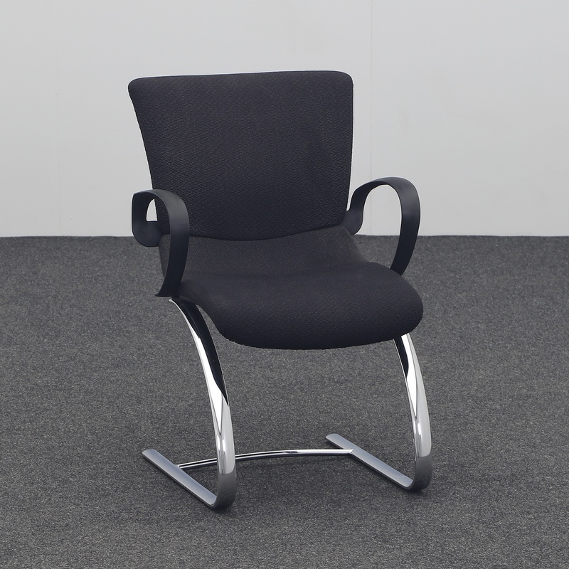 Image of Cantilever Züco Black/Chrome-plated with fixed armrests, Free swinging, Normal used - Perfect for visitors and guests