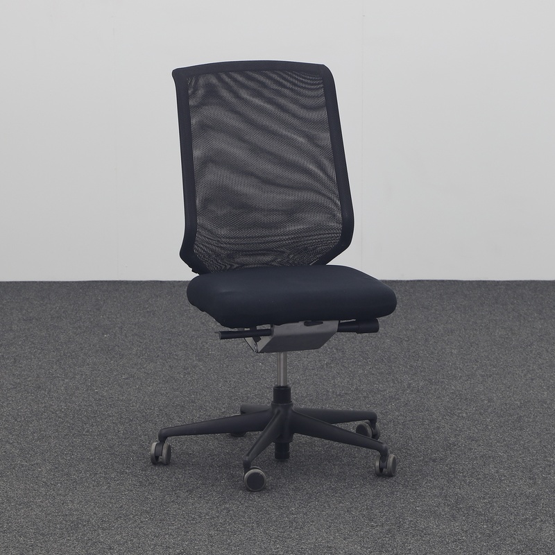 Image of Vitra Meda Pro office chair without armrests, Black/Black, Normal used, Ergonomic chair - ideal for flexible working