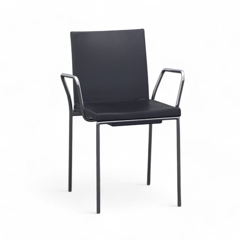 Image of Accademia Fina leather conference chair Black/Chrome-plated with fixed armrests, Good - Perfect for office and reception