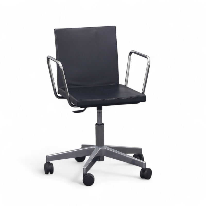 Image of Leather office chair with fixed armrests, Black/Chrome-plated, Normal used, Ergonomic chair - ideal for flexible working