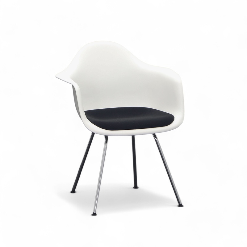 Image of Bistro chair Vitra Eames Plastic Armchair White/Chrome-plated with fixed armrests, Normal used - Perfect for office and reception
