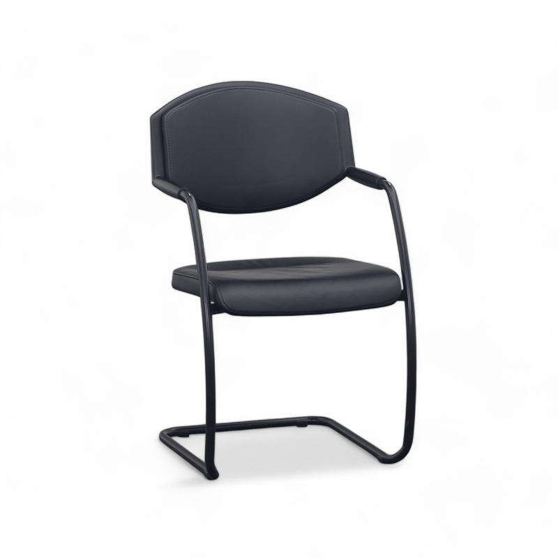 Image of Leather conference chair Giroflex 16 Black with ring armrests, Free swinging, Normal used - Perfect for visitors and guests