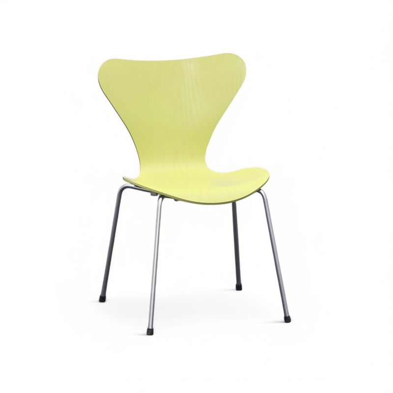 Image of Fritz Hansen Series 7 chair - wood grain Green/Silver gray without armrests, Good - Perfect for comfortable sitting