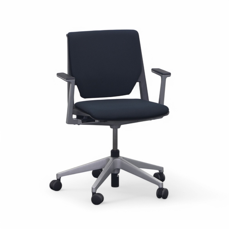 Image of Haworth Very conference chair with fixed armrests, Black/Silver gray, Normal used - Ergonomic & height-adjustable