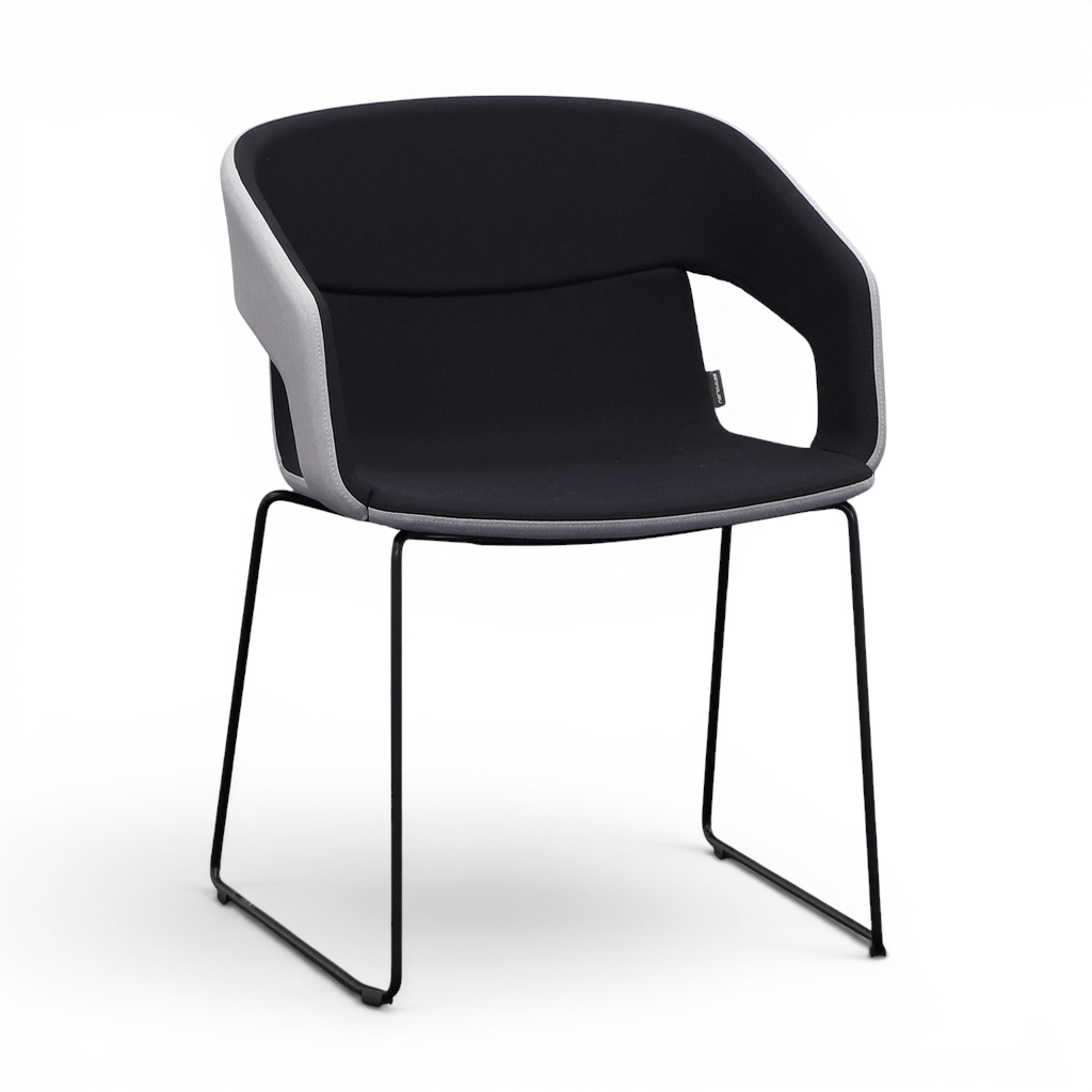 Sedie con base a slitta Narbutas Twist&Sit Nero con braccioli fissi, Nuovo - Sedute confortevoli